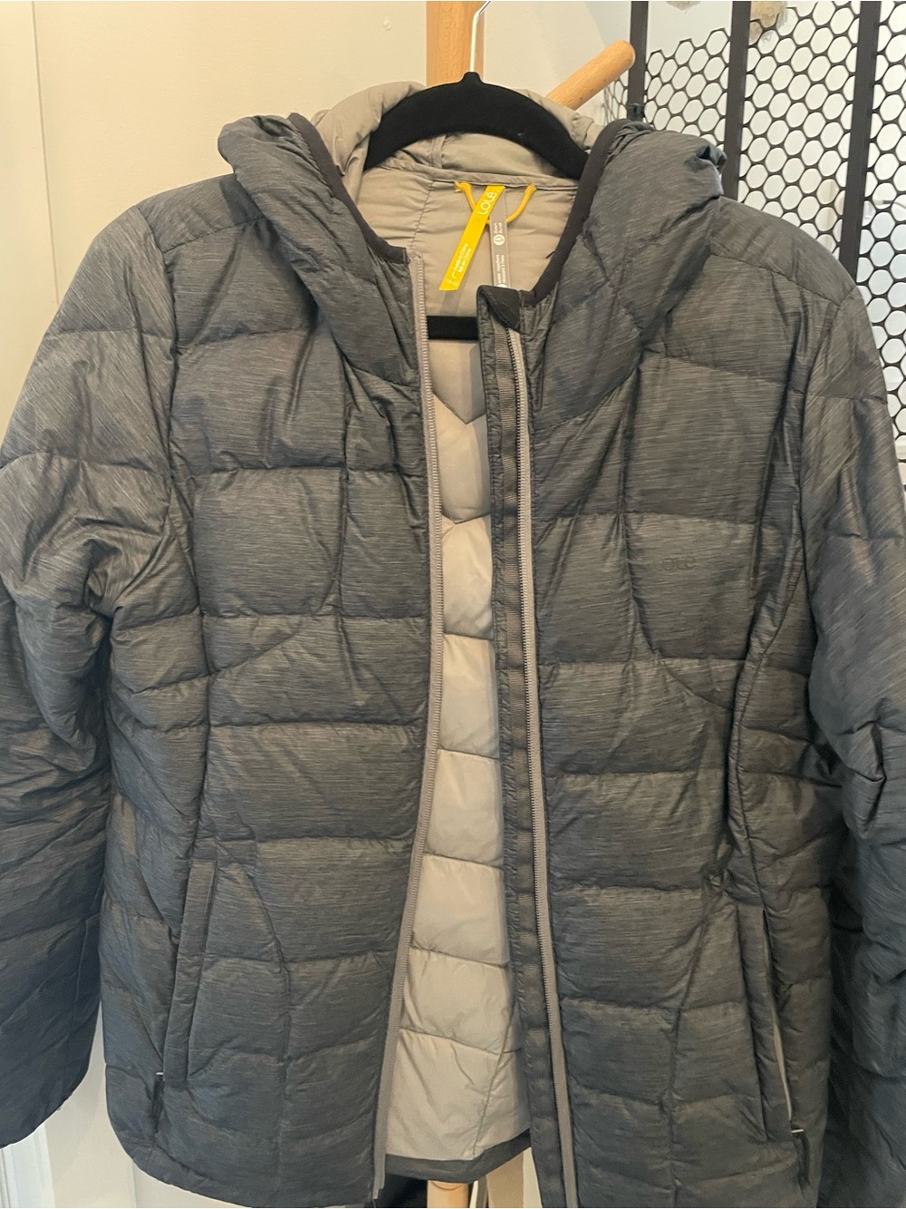 LOLΓ Women's Quilted Hooded Puffer Jacket - Gray